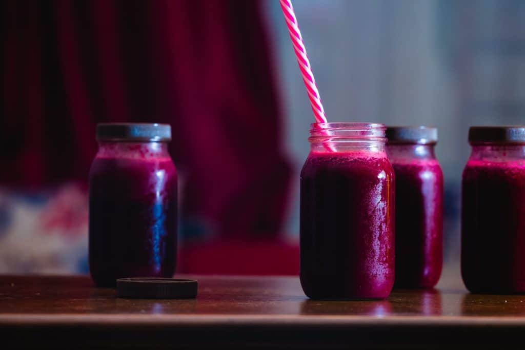 Suc de coacaze negre – Un remediu natural cu multiple beneficii pentru sănătate
