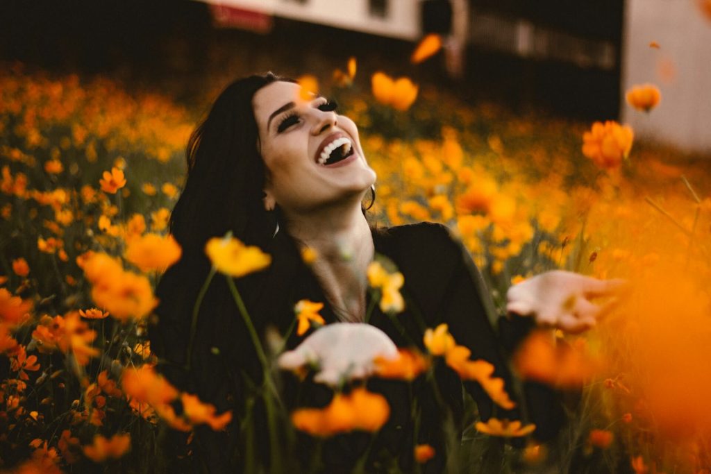 Serotonina – ce rol are și cum putem îmbunătăți nivelul hormonului fericirii în corp