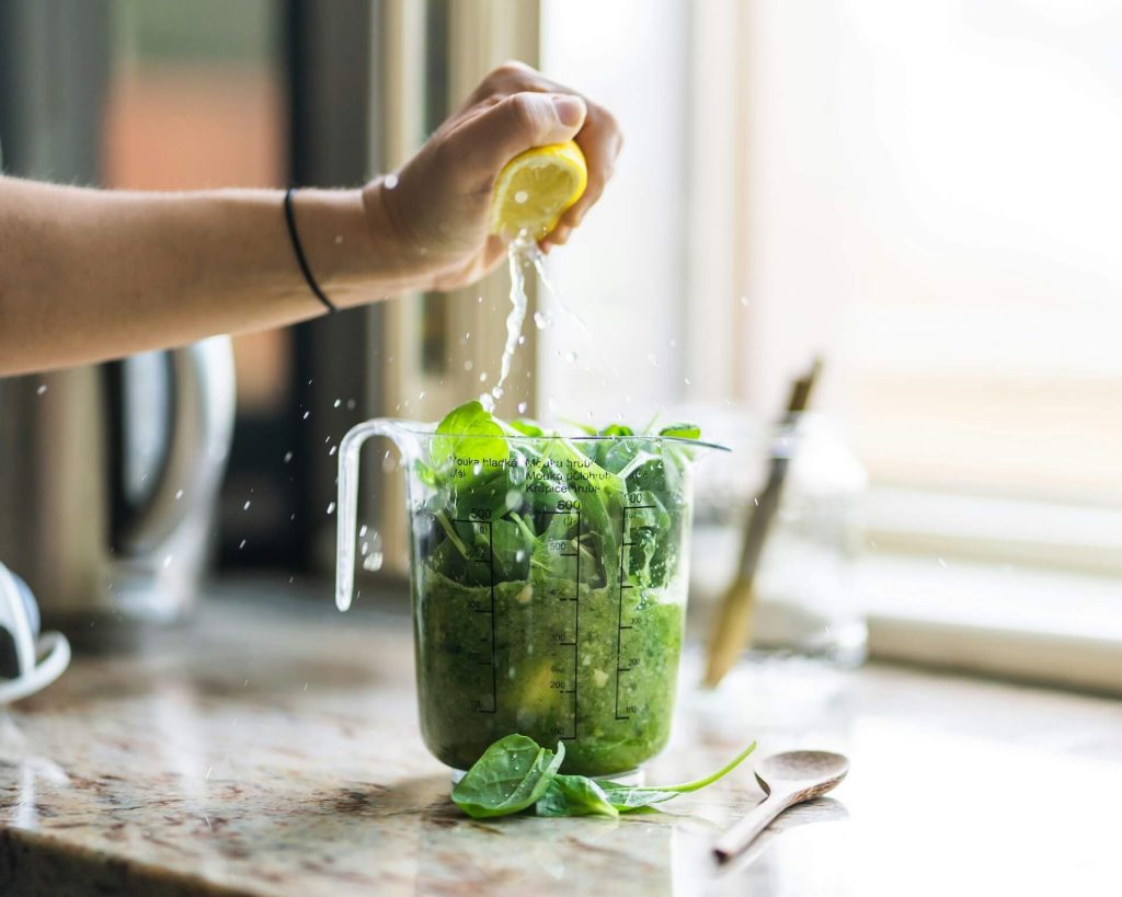 Simptomele lipsei de vitamina K: când să consulți un specialist și cum să previi complicațiile