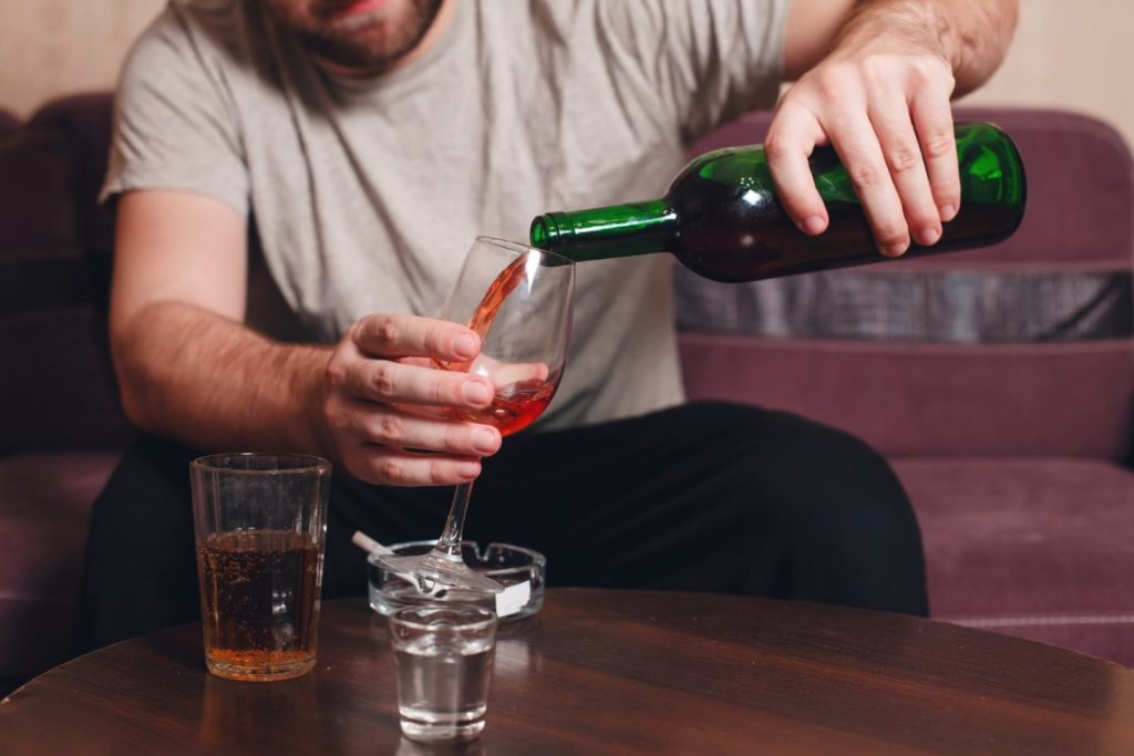 Demența alcoolică – ce este, cauze și opțiuni de tratament