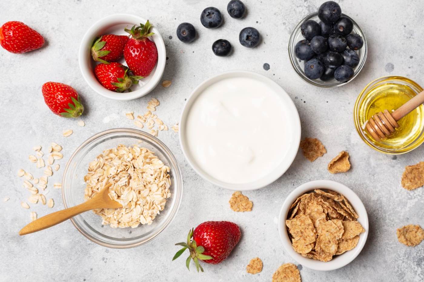 Lactobacillus fermentum (mic dejun, bol cu iaurt, sursa de probiotice naturale, fructe si cereale)