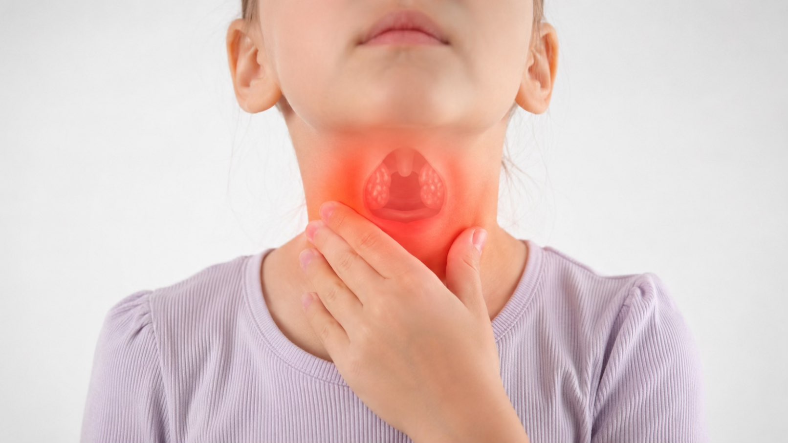 Hipertrofia amigdaliana (copil care isi atinge gatul, amigdale marite, disconfort in respiratie)