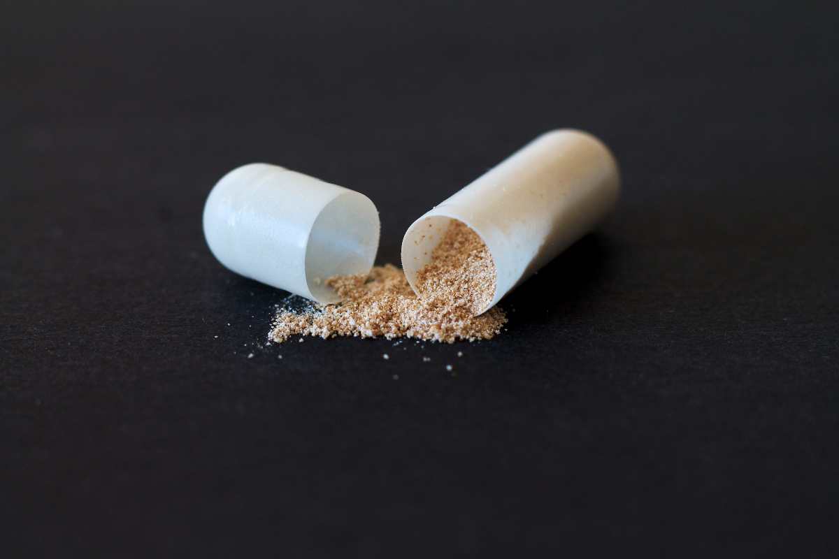1. Inozitol (vitamina B8) Ce este, la ce este bun, pentru ce se foloseste si beneficii pentru sanatatea ta Capsula deschisa