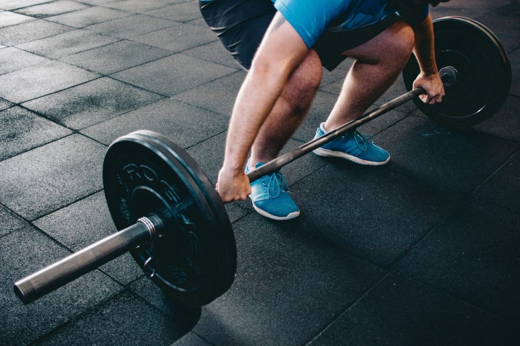 Creatina în faza de masă musculară (bulking): cum o folosești fără să confunzi apa cu mușchiul