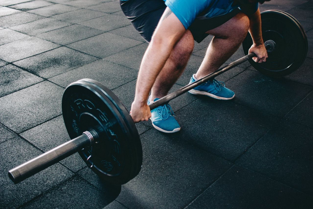 Creatina in faza de masa musculara (bulking) cum o folosesti fara sa confunzi apa cu muschiul