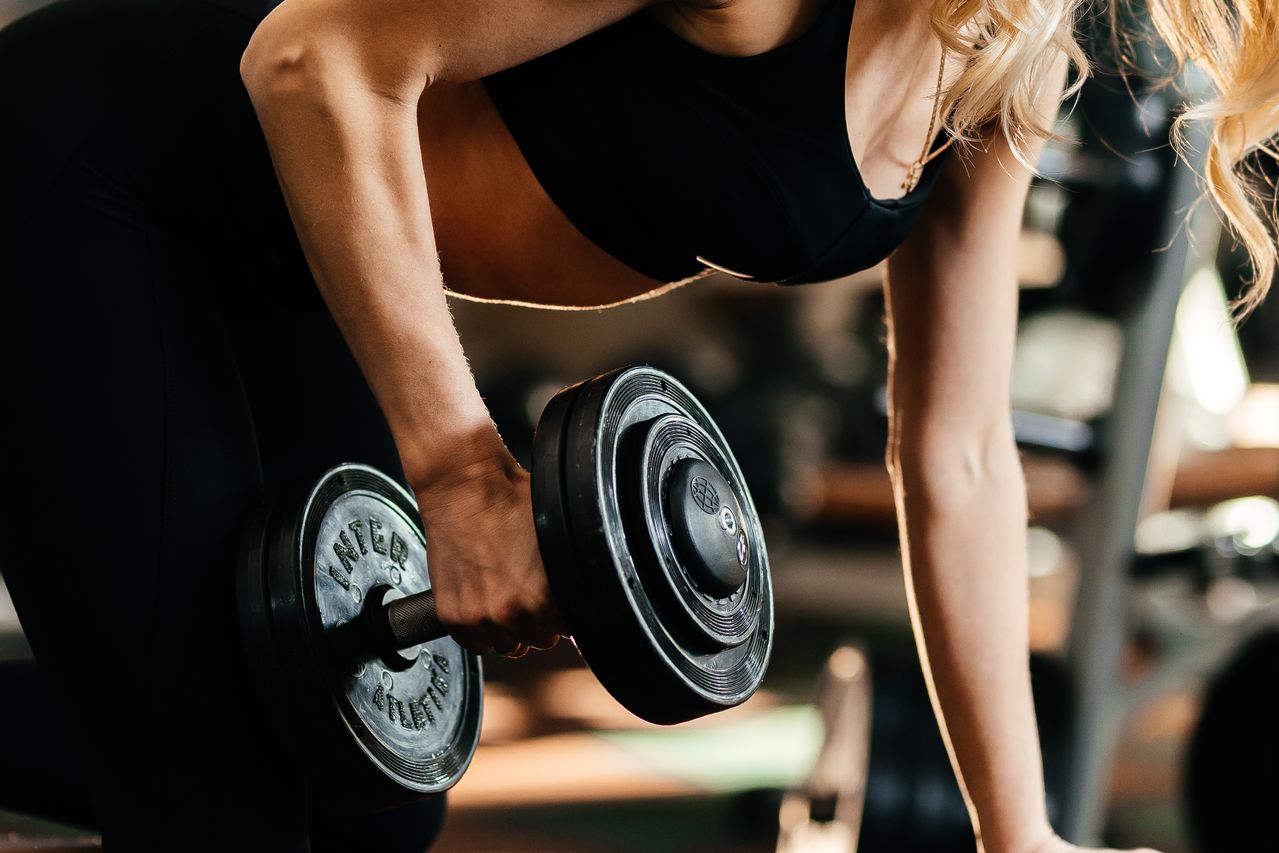 Masa musculara cum construiesti progres fara surplus caloric exagerat