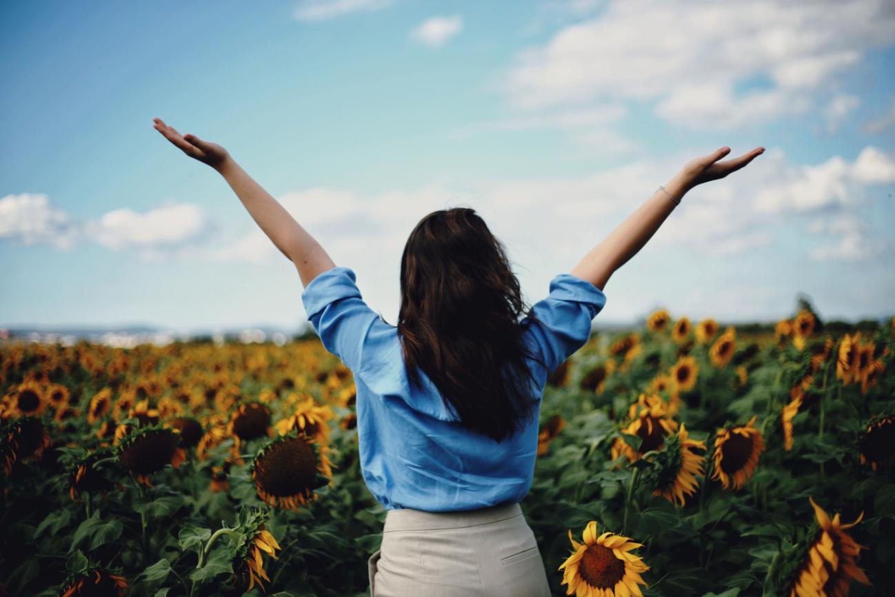 1. Cat trebuie sa stai la soare pentru vitamina d femeie, cer