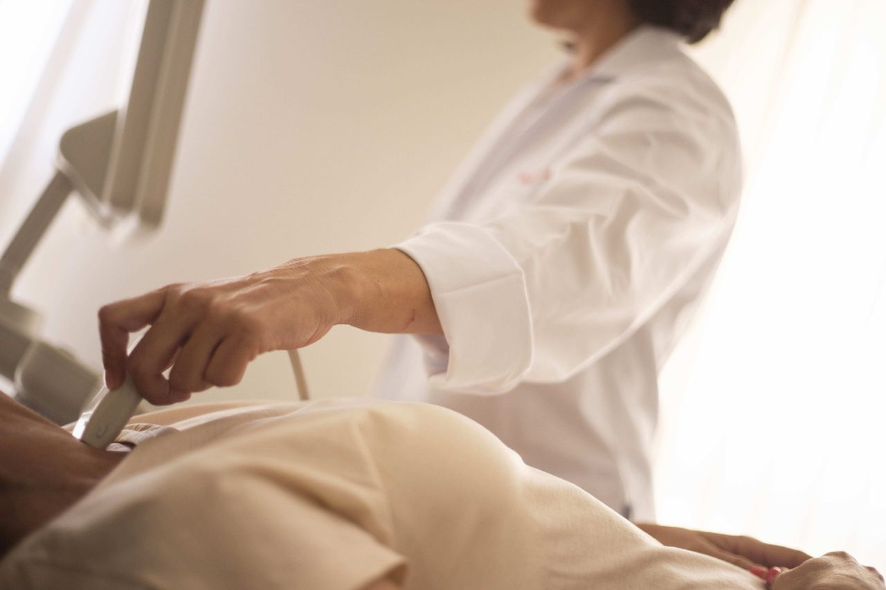 Tiroidita subacuta simptome, diagnostic si tratament explicate clar