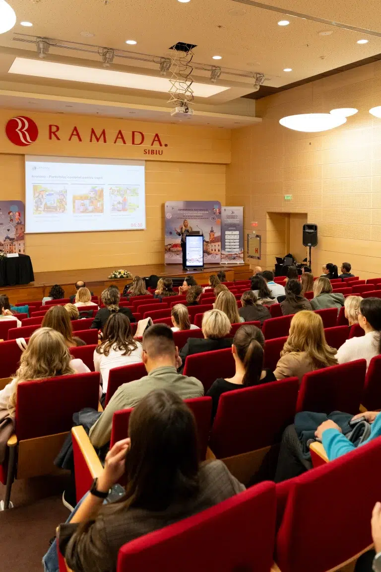 Sala Hotelului Ramada Sibiu în timpul unui simpozion Aronia la congresul de pediatrie