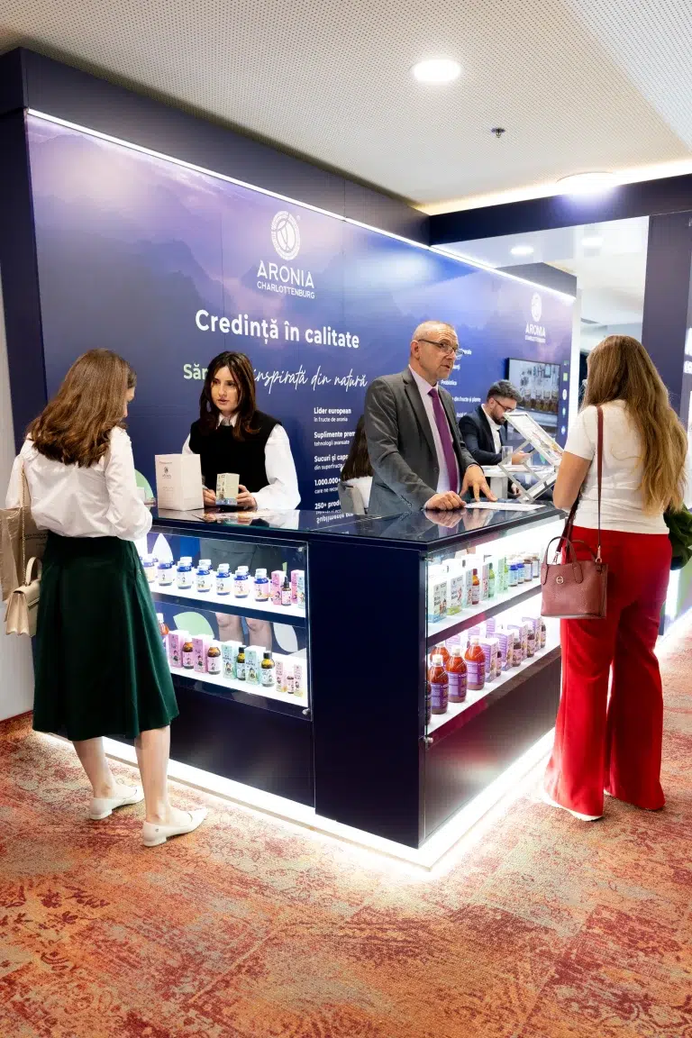 Participanți vizitând standul Aronia Charlottenburg, Hotel Ramada Sibiu 2026