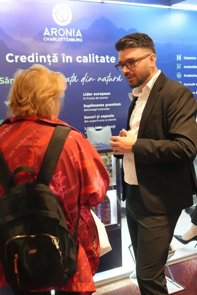 Discuție la standul Aronia Charlottenburg, Conferința de Fitoterapie Iași 2026